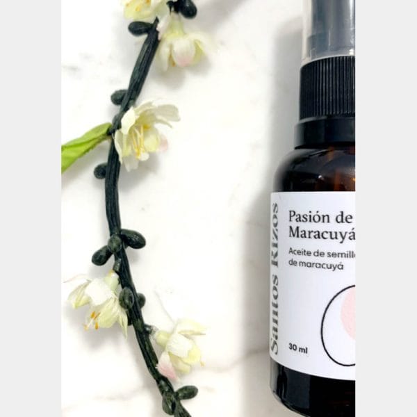 Aceite de Maracuyá 30ml: Brillo, flexibilidad y definición de ondas. - Imagen 4